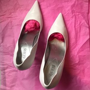 Guess size 11M White Pumps